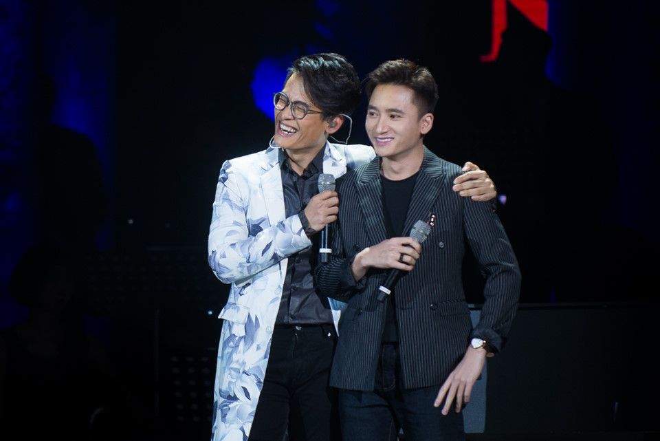 Mỹ Tâm lần đầu tựa vai Hà Anh Tuấn, cùng hát về thời thanh xuân